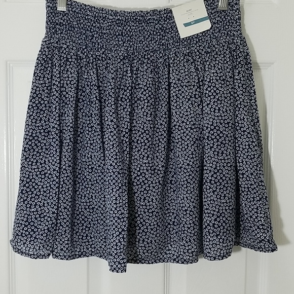 Old Navy Dresses & Skirts - Old Navy Floral Skirt Old Navy Dresses & Skirts - Old Navy Floral Skirt